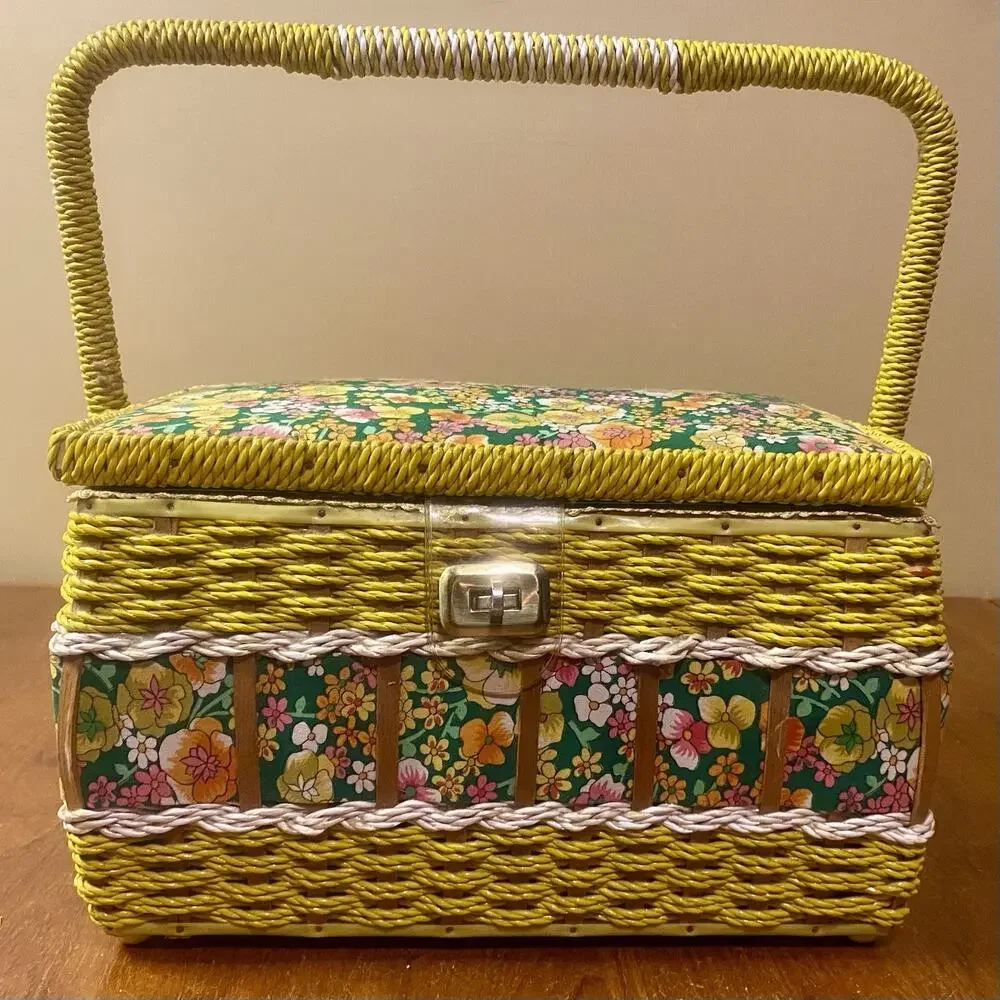 Vintage Woven Wicker Sewing Basket Box W/ Insert Flowers Fabric Japan Boho MOD. - Picture 1 of 9